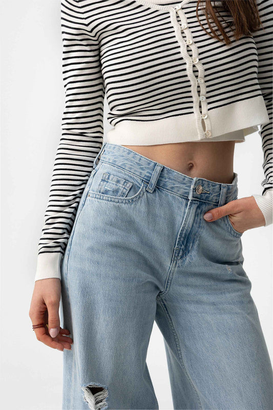 CHARLI WIDE LIGHT BLUE JEANS