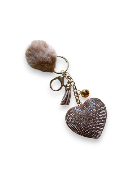 HJÄRTFORMAT VÄSKPYNT MED FLUFFIG POMPOM - BEST CLOTHES