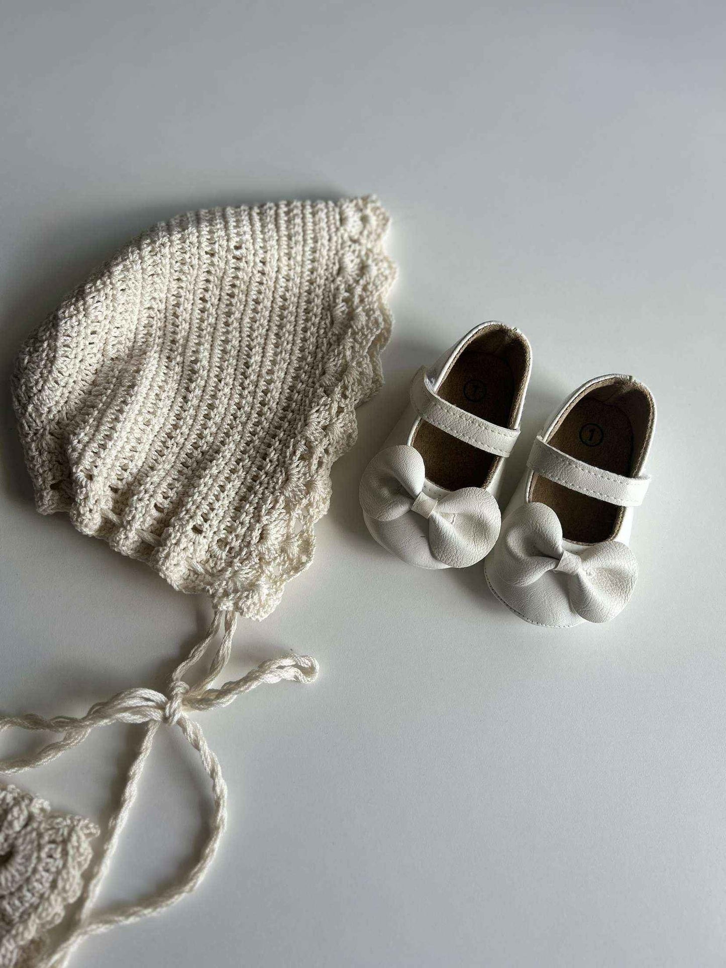 HANDGJORD DOPKLÄNNING MED MÖSSA - BEST CLOTHES